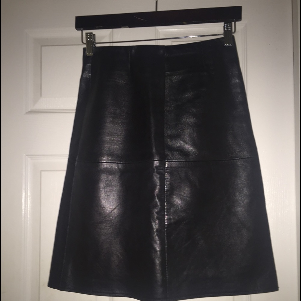 Lamb skin sz. XS Barney’s CO-OP skirt